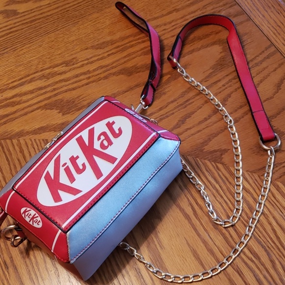 SOLD****Kit kat crossbody bag - Picture 6 of 8